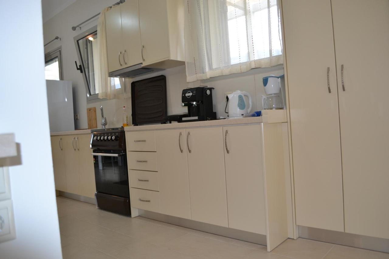 Av Apartment Áyios Nikítas Exterior foto